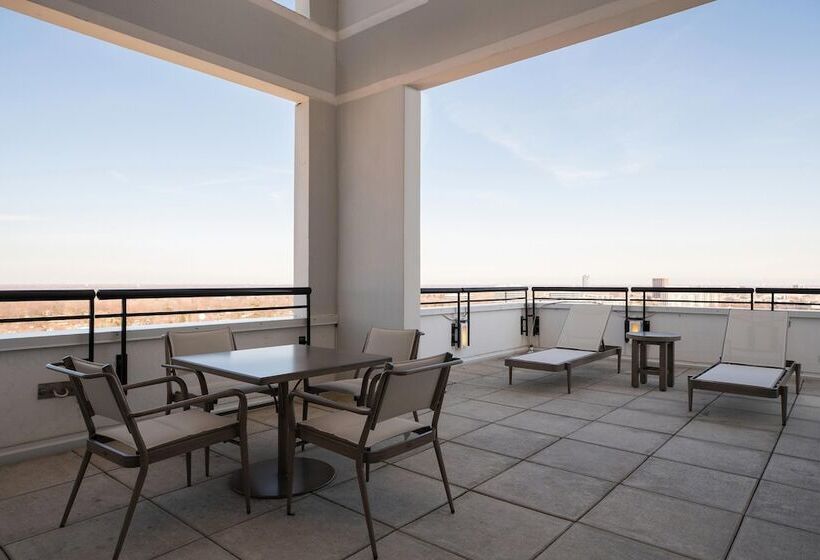 سوئیت کلاب, The Westin Chicago Lombard