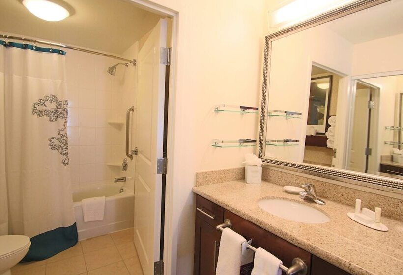 سوییت, Residence Inn Newport News Airport