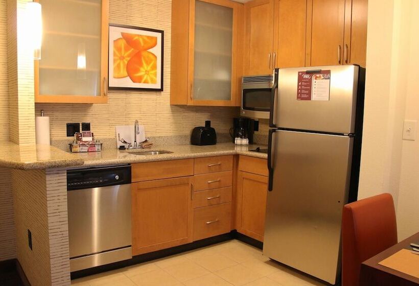 سوییت, Residence Inn Newport News Airport