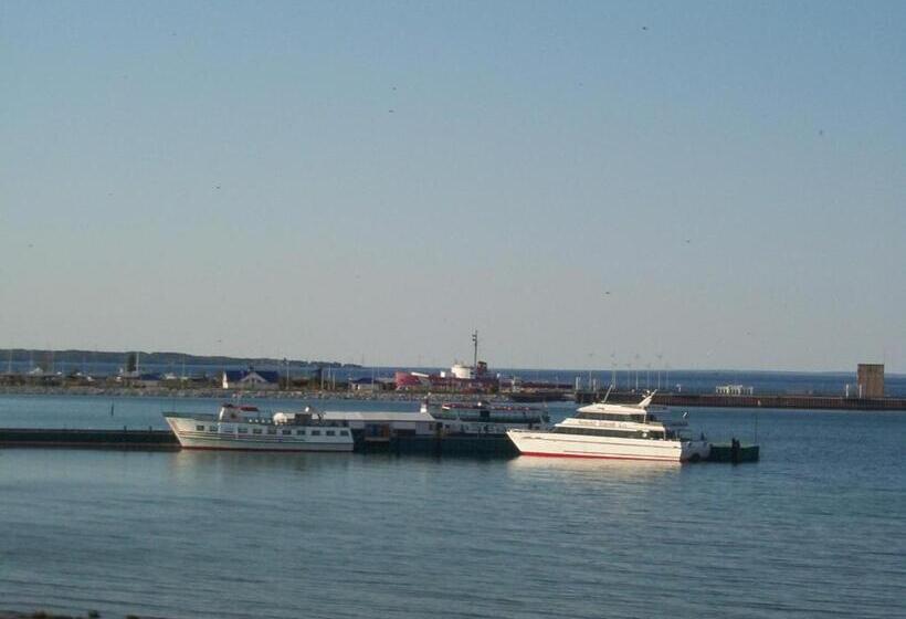 اتاق استاندارد با تخت بزرگ, Mackinaw Beach And Bay Inn & Suites