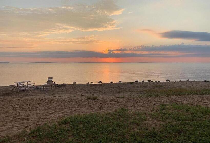 اتاق خانوادگی, Mackinaw Beach And Bay Inn & Suites