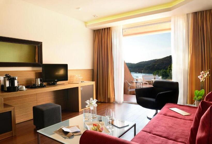 로얄 스위트, Royal Paradise Beach Resort & Spa