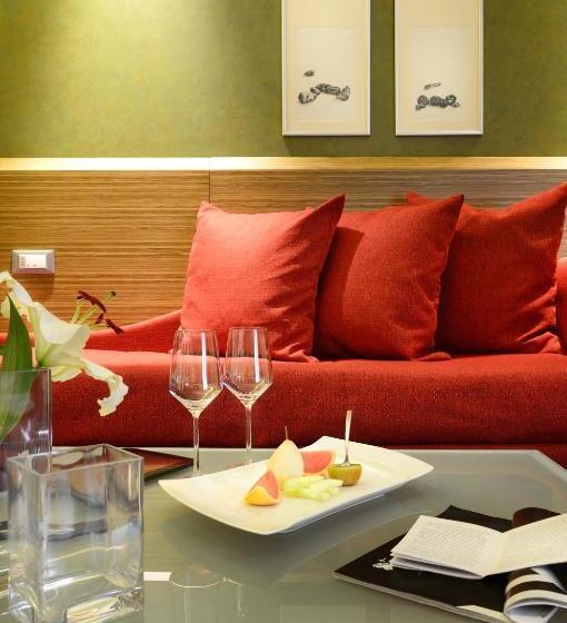 로얄 스위트, Royal Paradise Beach Resort & Spa