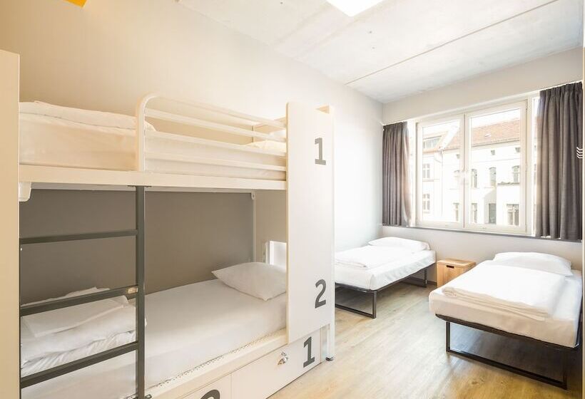 Chambre Familiale, Generator Berlin Mitte