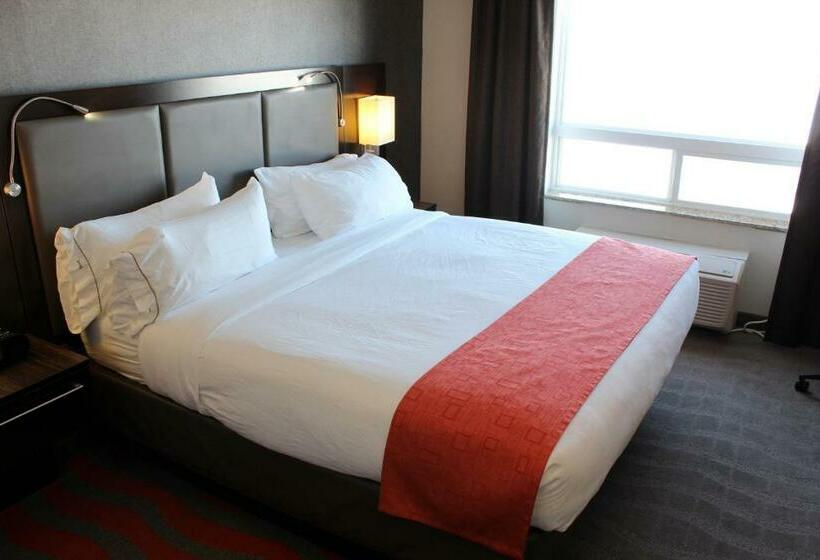 اتاق استاندارد با تخت بزرگ برای معلولان, Chateau Inn & Suites Bonnyville