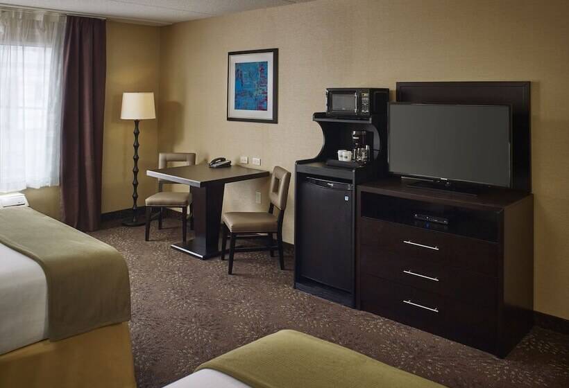 スイート, Holiday Inn Express And Suites Timmins