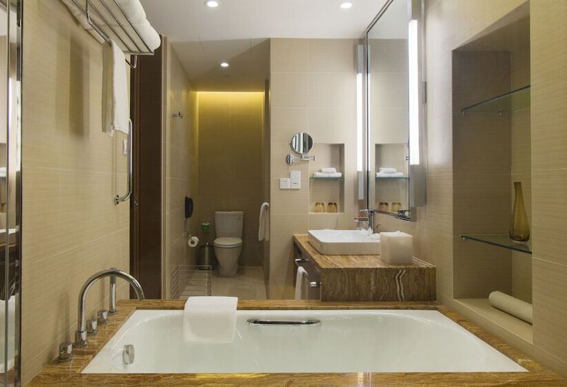 اتاق استاندارد با چشم‌انداز دریاچه, Holiday Inn Nanyang By Ihg