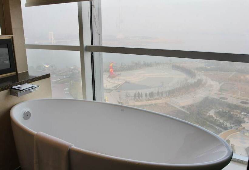 豪华套房, Pullman Linyi Lushang