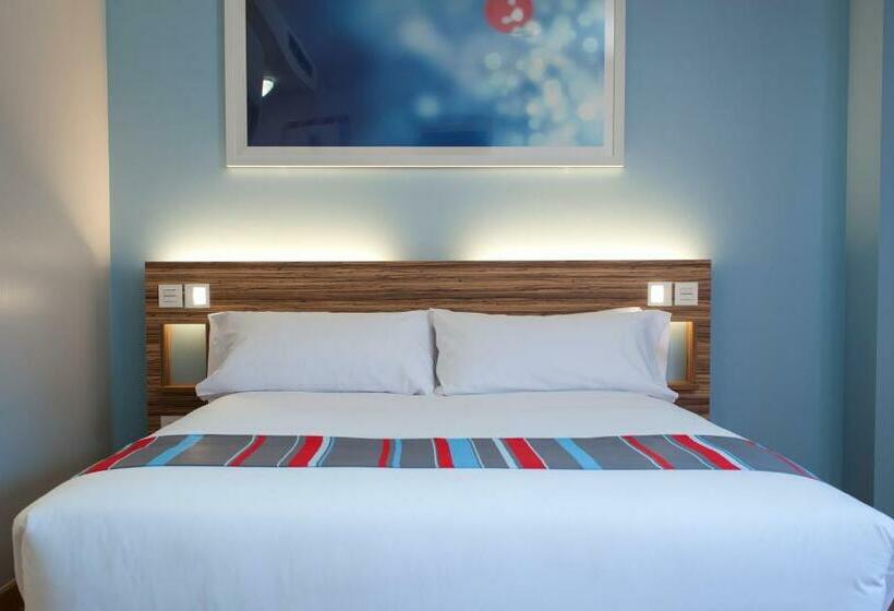 Quarto Estandar, Travelodge Barcelona Poblenou