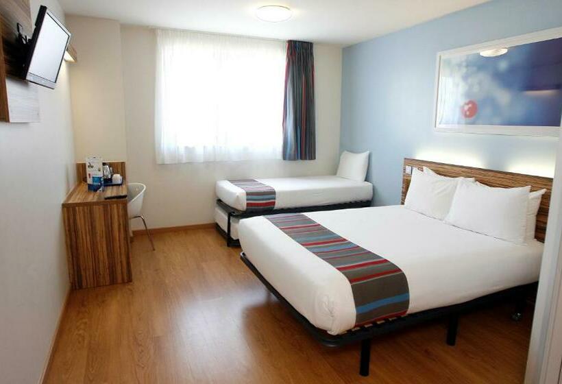 Quarto Familiar, Travelodge Barcelona Poblenou