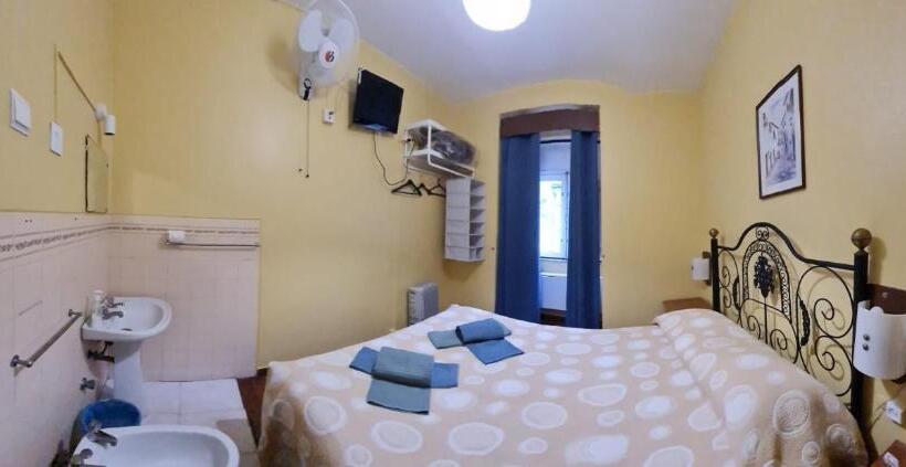 Standard Room Double Bed, Pensao Residencial Flor Dos Cavaleiros