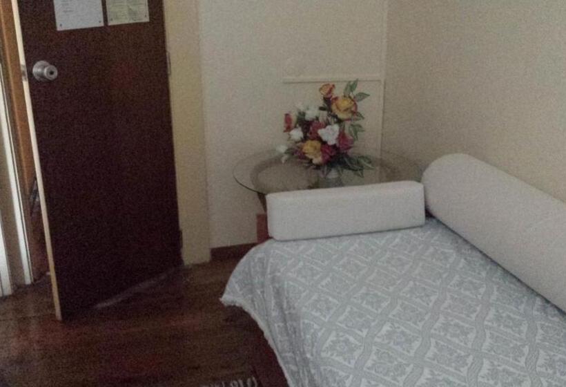 سوییت, Pensao Residencial Flor Dos Cavaleiros