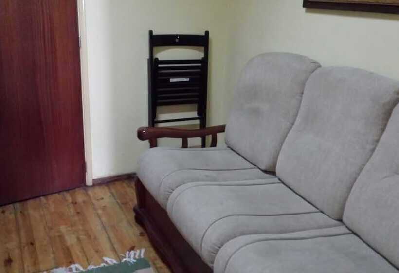 سوییت, Pensao Residencial Flor Dos Cavaleiros