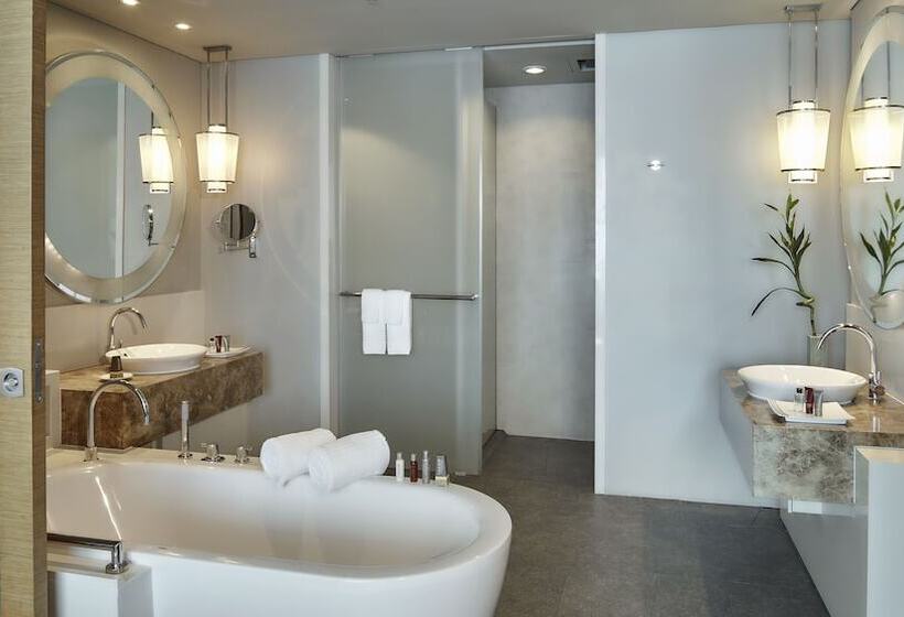 سوییت با چشم‌انداز دریا, Rayong Marriott Resort & Spa