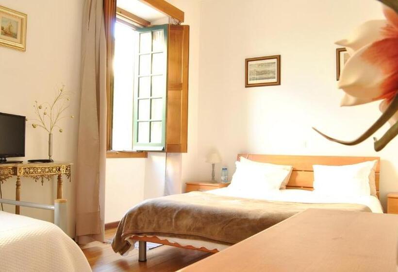 اتاق استاندارد سه نفره, Hospedaria Pielas