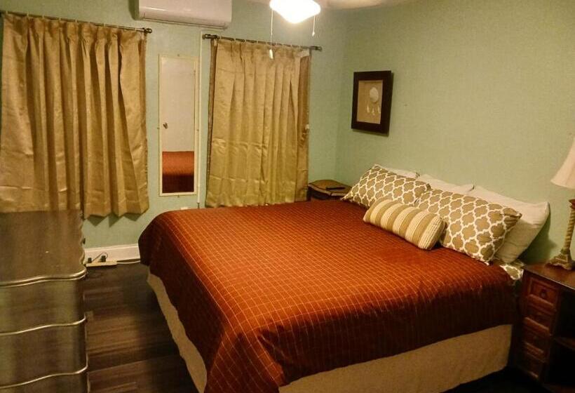 Deluxe Suite King Bed, Royal North Beach