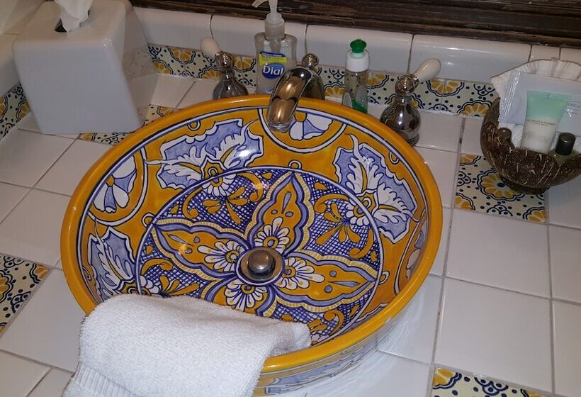 اتاق استاندارد با 2 تخت دوبل, The Caribbean Court Boutique