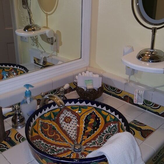 اتاق لوکس, The Caribbean Court Boutique
