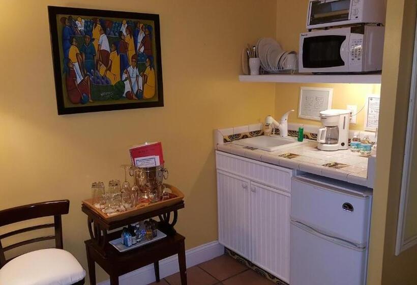 اتاق استاندارد با تخت بزرگ, The Caribbean Court Boutique
