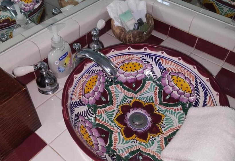 اتاق پنت هاوس, The Caribbean Court Boutique