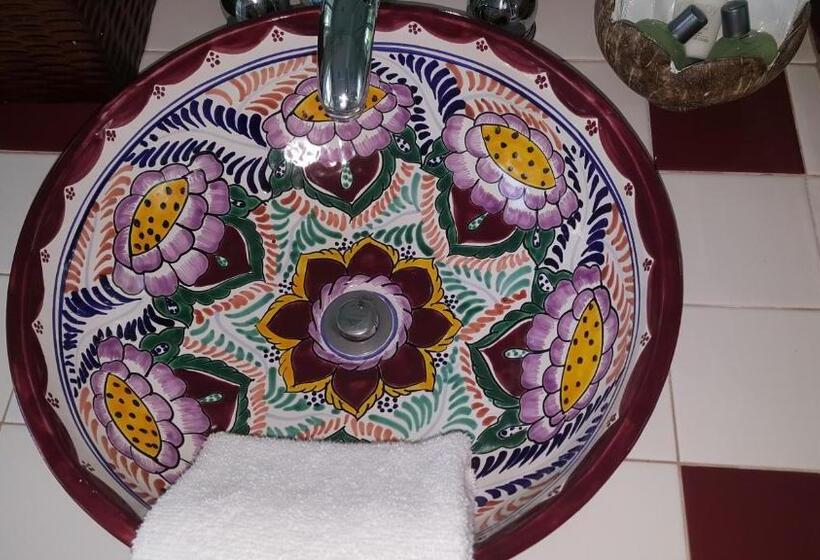 اتاق پنت هاوس, The Caribbean Court Boutique