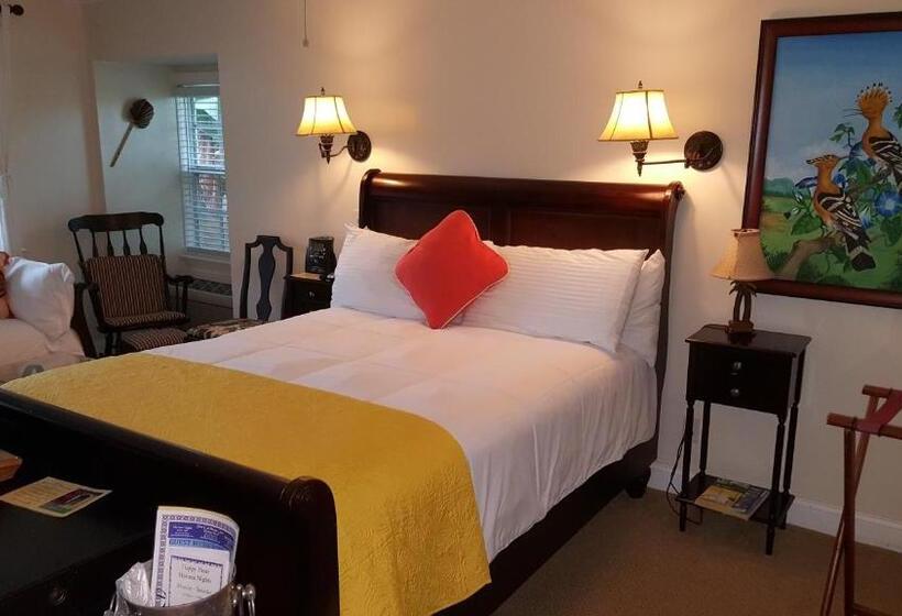 اتاق لوکس با چشم‌انداز استخر, The Caribbean Court Boutique