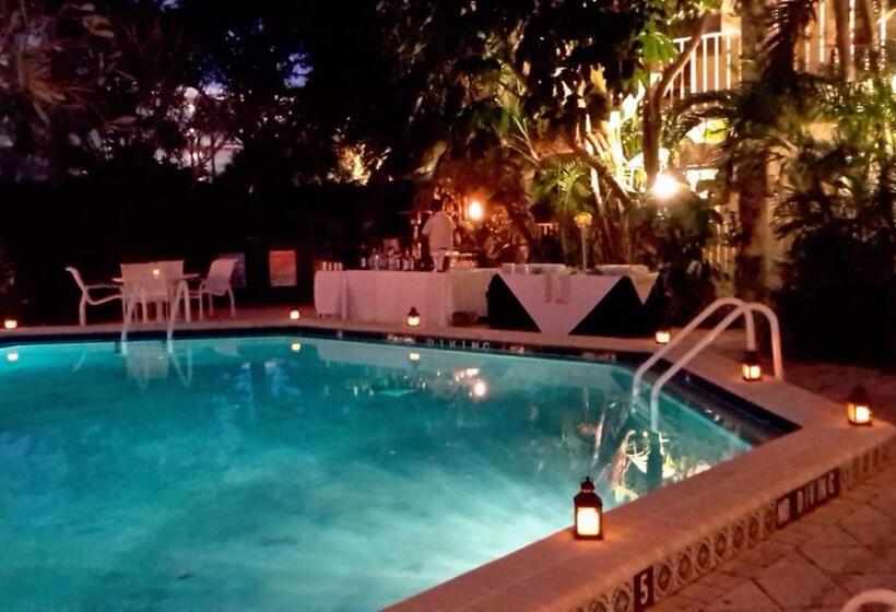 اتاق استاندارد با تخت بزرگ, The Caribbean Court Boutique