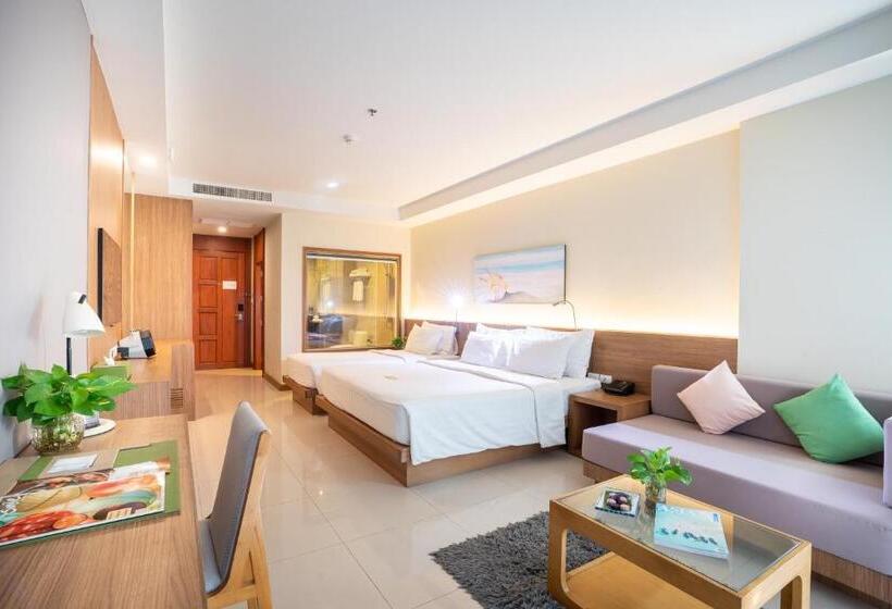 اتاق استاندارد سه تخته با بالکن, The Senses Resort & Pool Villas, Phuket