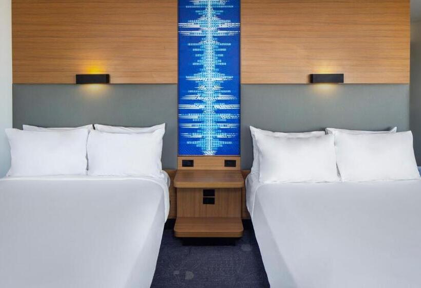 Quarto Estandar, Aloft Tempe