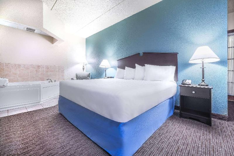 سوییت لوکس, Americinn By Wyndham Green Bay East
