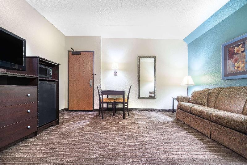 سوییت لوکس, Americinn By Wyndham Green Bay East