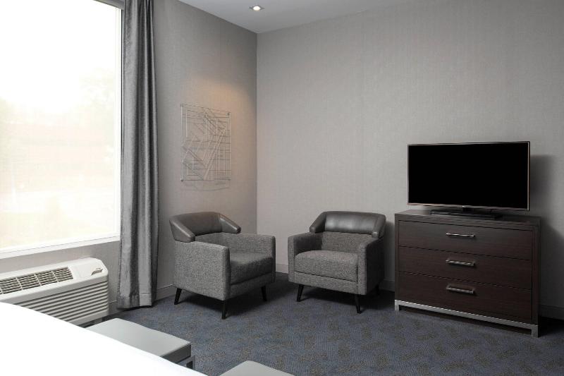 اتاق دلوکس مخصوص معلولین, Americinn By Wyndham Green Bay East