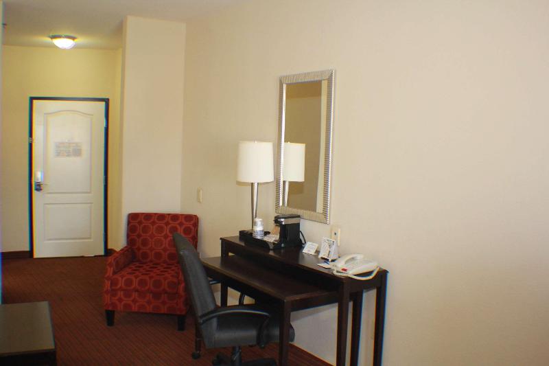 מיטת קינג בסוויטה, Best Western Plus Dfw Airport West Euless