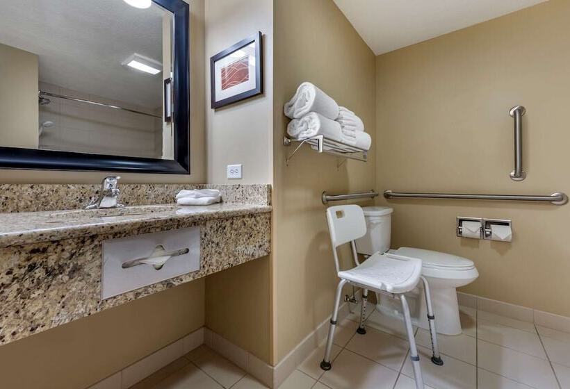 Suite Accessibile ai persone con mobilità ridotta, Country Inn & Suites By Radisson, Dover, Oh