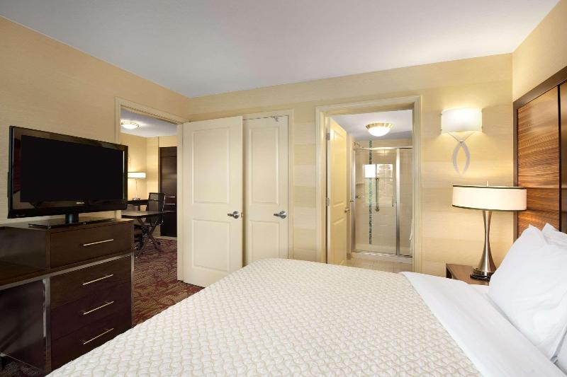 Suite Cama King, Embassy Suites By Hilton Atlanta Kennesaw Town Center