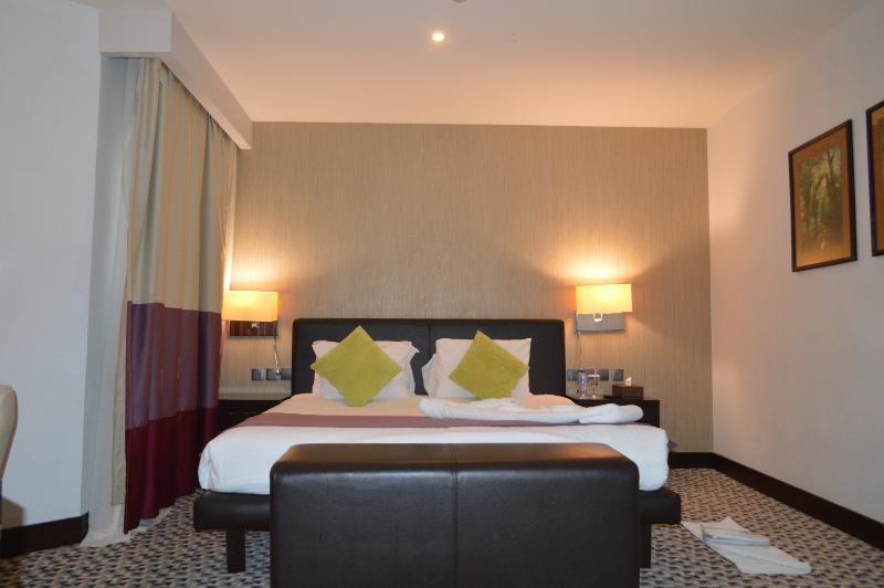 اتاق لوکس, Golden Tulip Hail