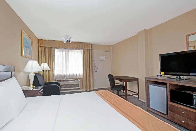 سوییت اجرایی, Golden Tulip Hail
