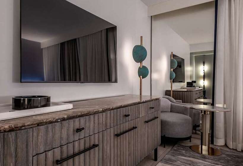 اتاق استاندارد با تخت بزرگ, Hilton Columbus Downtown