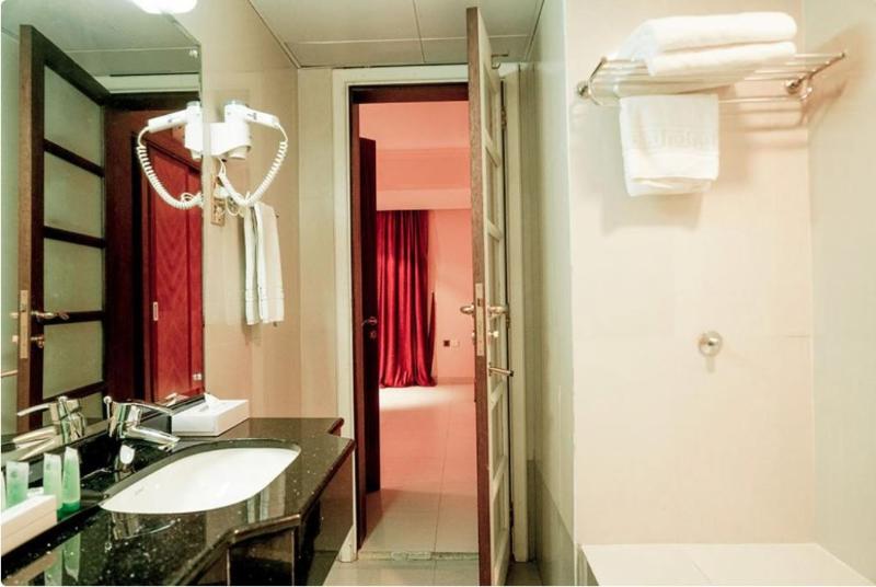 اتاق استاندارد یک نفره, La Rosa Hotel Oman