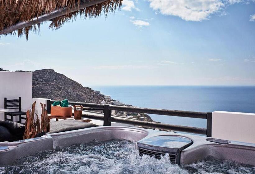 اتاق استاندارد با وان آب گرم, Myconian Utopia Relais & Chateaux