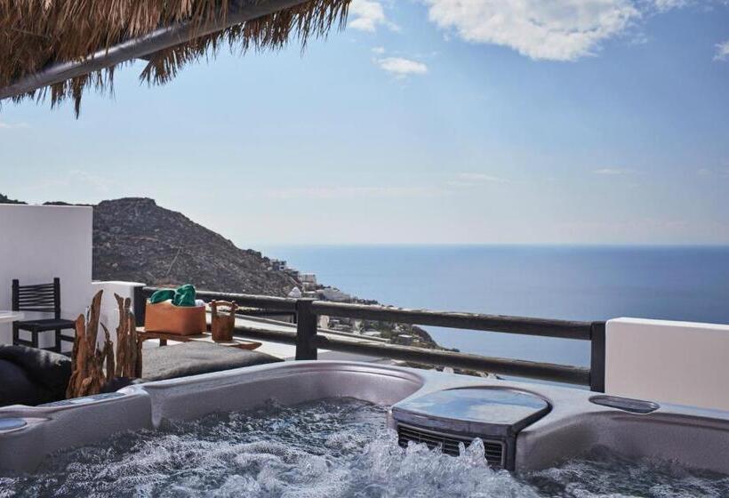 سوئیت با وان آب گرم, Myconian Utopia Relais & Chateaux