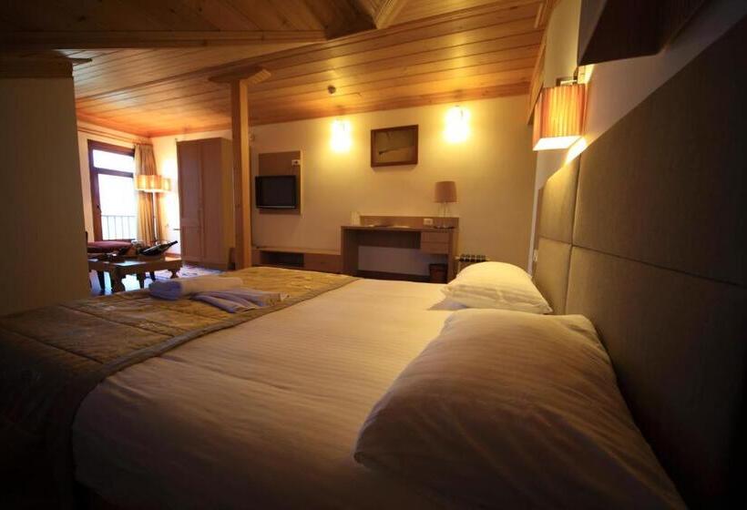 سوییت جونیور, Iksir Resort Town