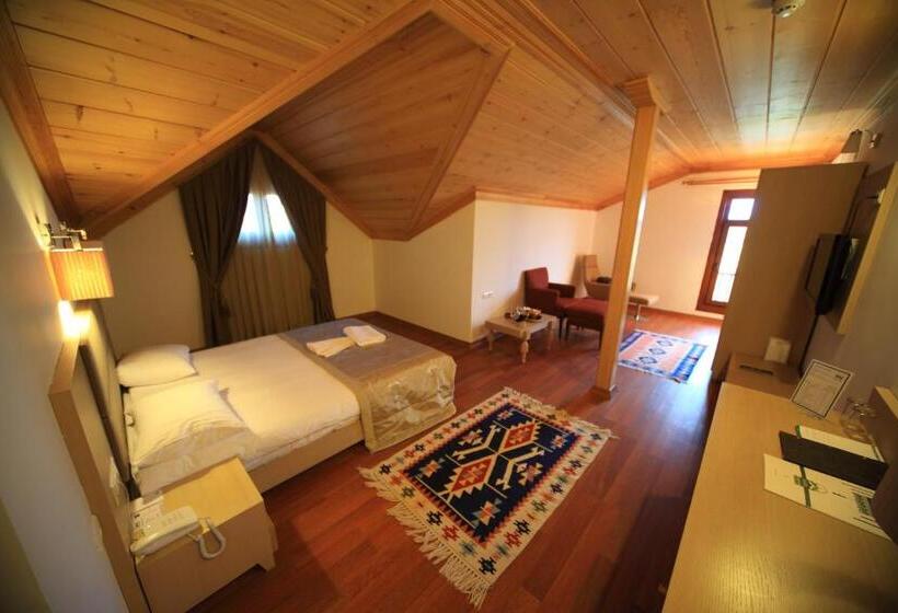 سوییت جونیور, Iksir Resort Town