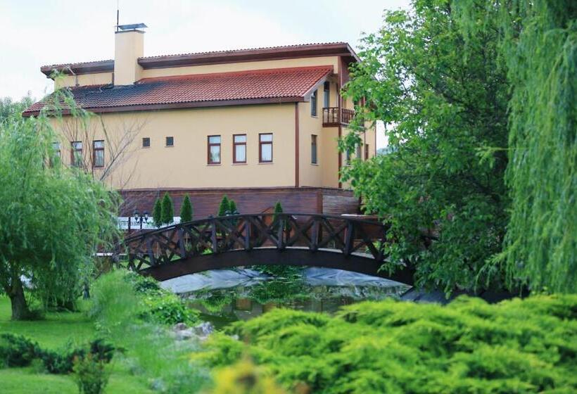 اتاق خانوادگی, Iksir Resort Town