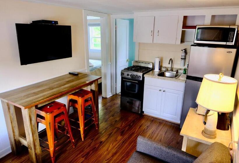 2 Bedroom House, The Landings Inn And Cottages At Old Orchard Beach