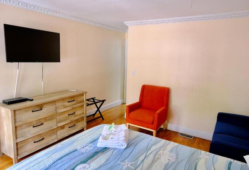 Standard Room, The Landings Inn And Cottages At Old Orchard Beach