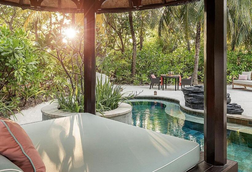 اتاق استاندارد با تخت بزرگ, Four Seasons Resort Maldives At Kuda Huraa