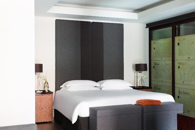 استودیوی استاندارد, Grosvenor House Suites