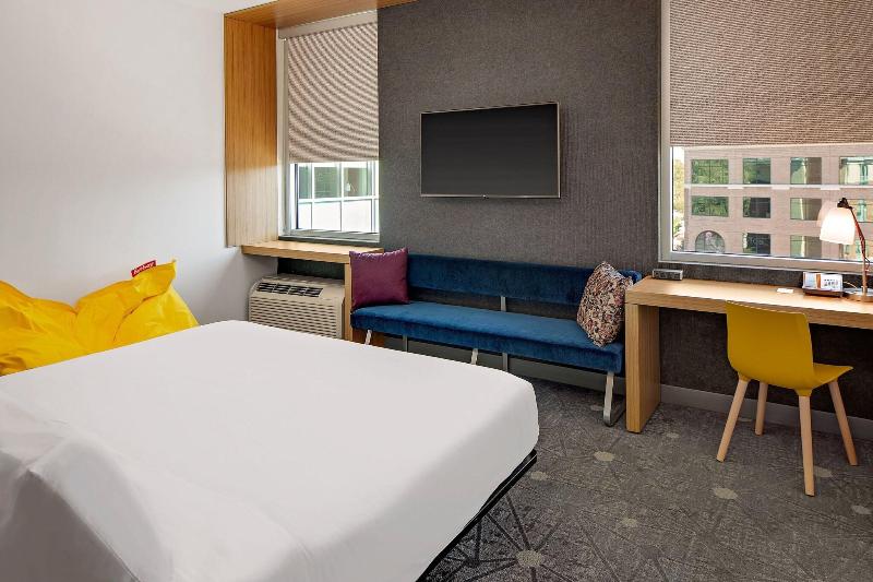 اتاق استاندارد با تخت بزرگ, Aloft Chapel Hill