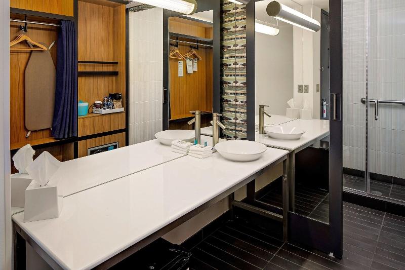 اتاق استاندارد با تخت بزرگ, Aloft Chapel Hill